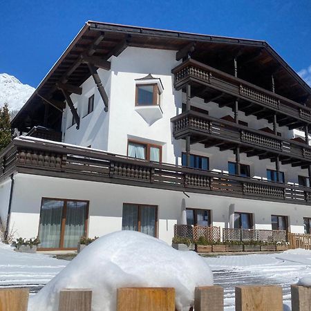 Quality Hosts Arlberg - Afoch Fei - Das Landhaus Sankt Anton am Arlberg Exteriör bild