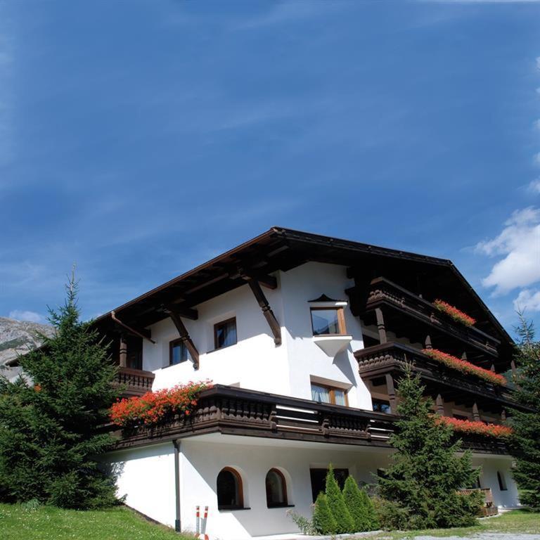 Quality Hosts Arlberg - Afoch Fei - Das Landhaus Sankt Anton am Arlberg Exteriör bild