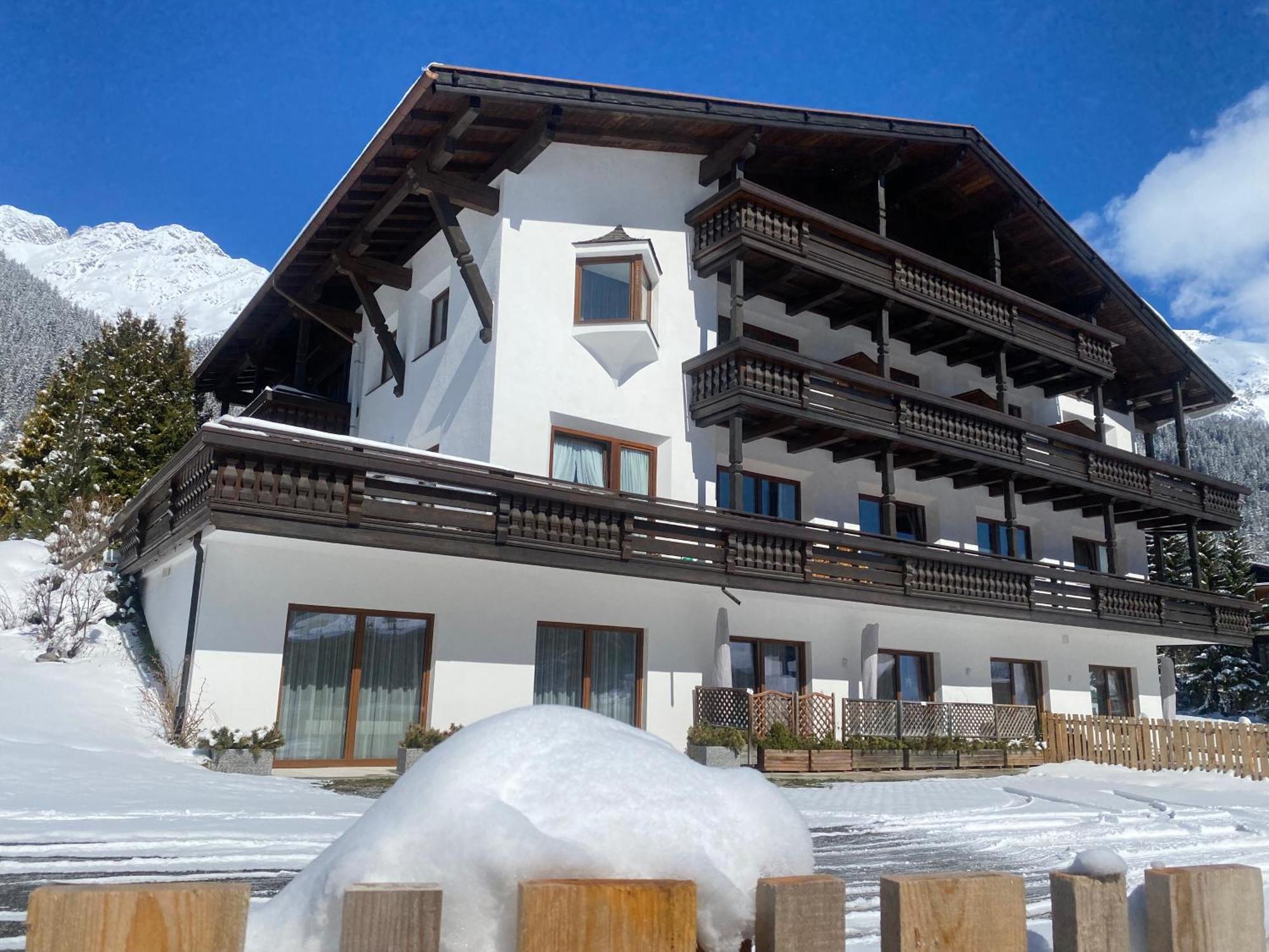 Quality Hosts Arlberg - Afoch Fei - Das Landhaus Sankt Anton am Arlberg Exteriör bild