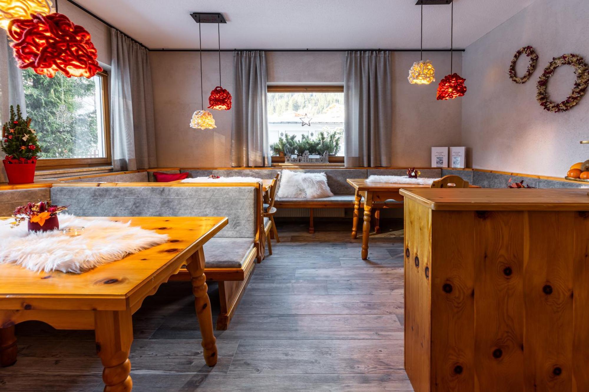 Quality Hosts Arlberg - Afoch Fei - Das Landhaus Sankt Anton am Arlberg Exteriör bild